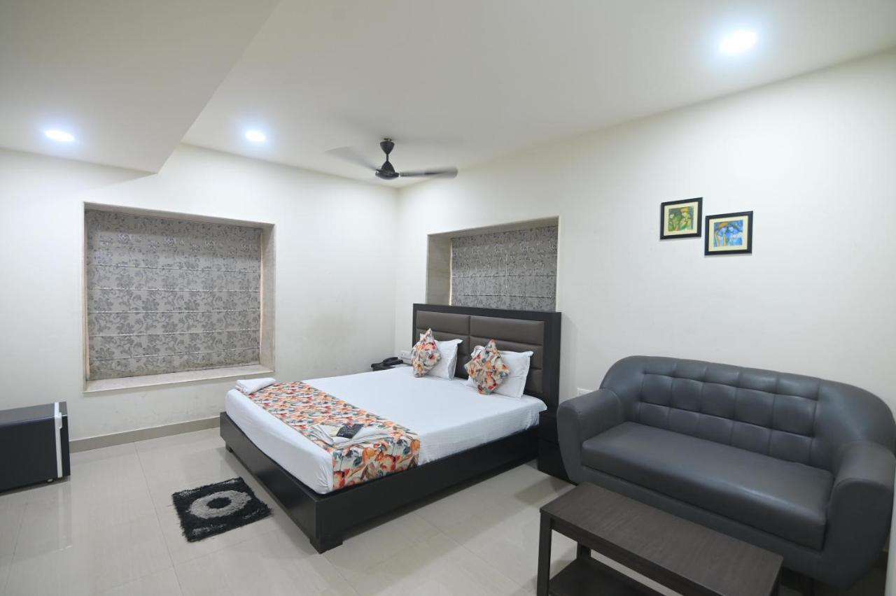 Nk7 Guest House Kalküta Dış mekan fotoğraf